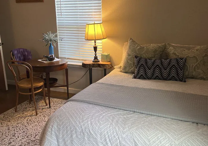 Lavender room for renting on Texas Rainbow