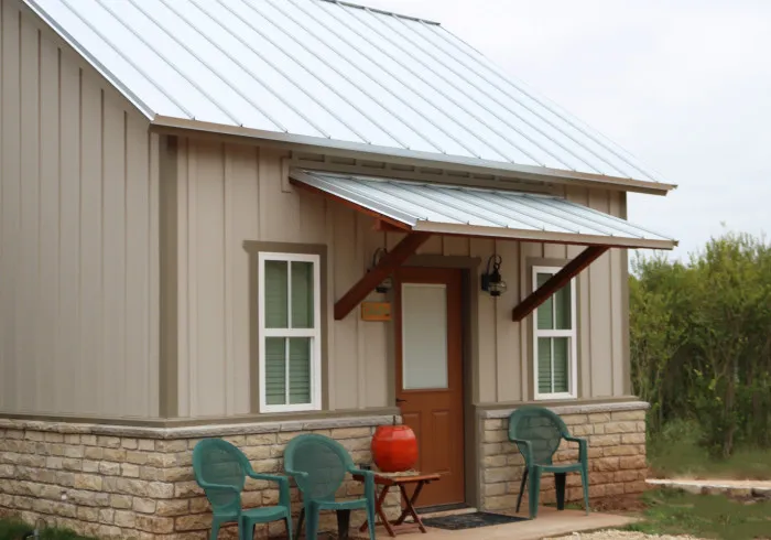 cilantro_porch house for rental on rainbow texas